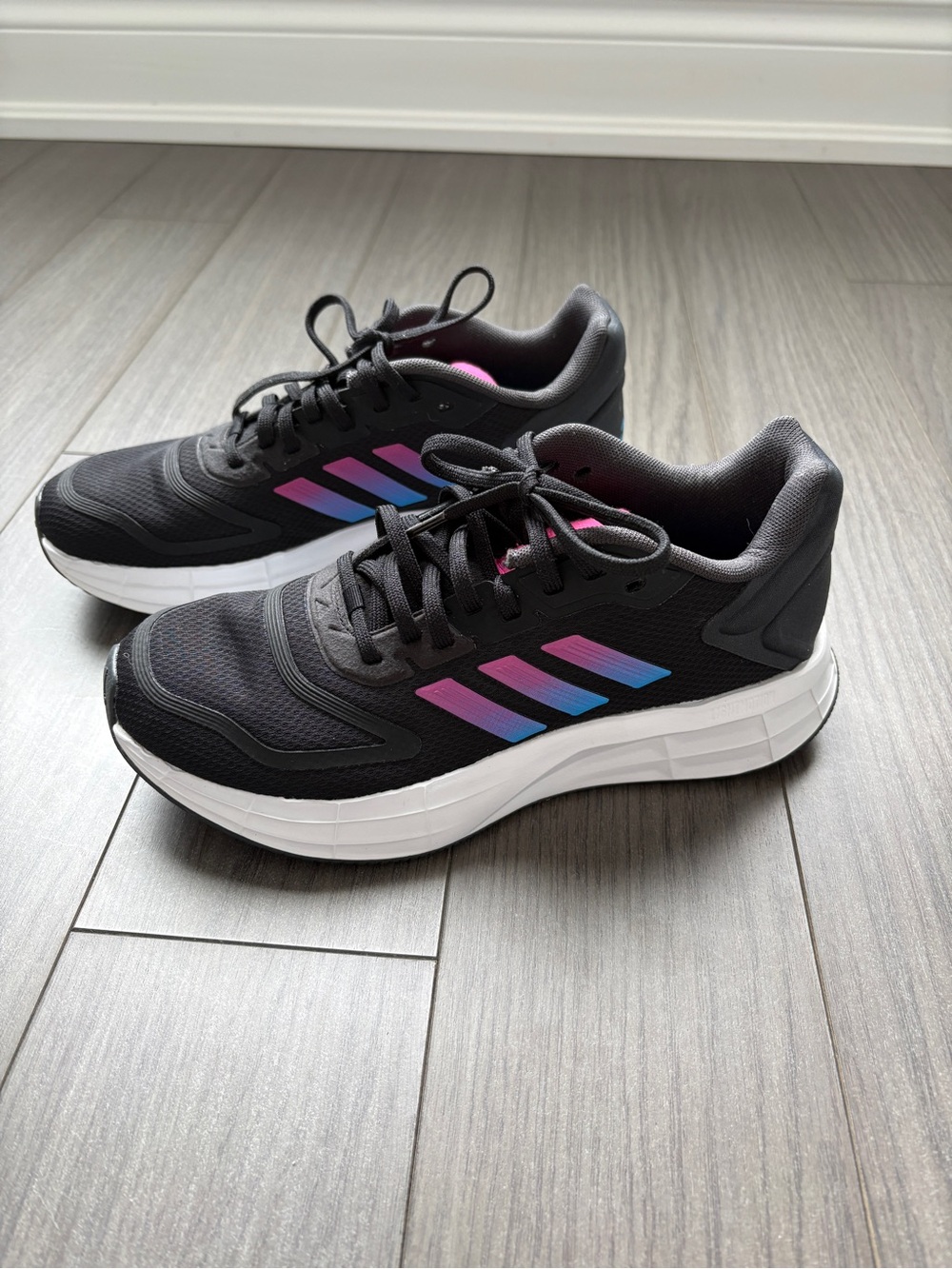 adidas Women’s Black Duramo 10 Running Shoes (size 6)
